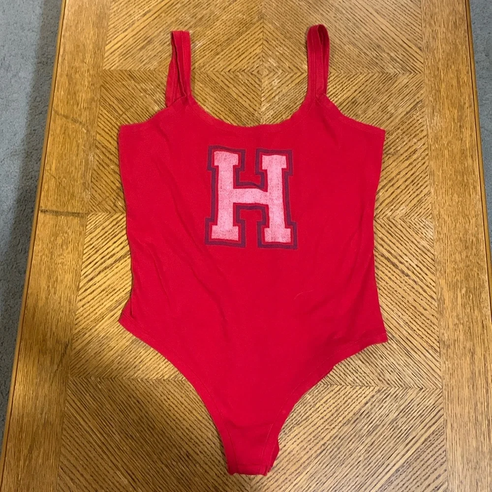 Tommy Hilfiger X UO Red Graphic Bodysuit - Picture 3 of 7